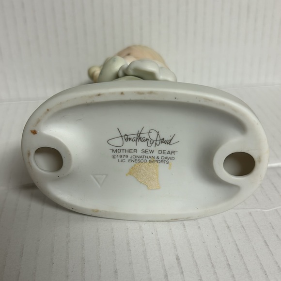 Precious Moments E-3106 Mother Sew Dear with Box - Picture 2 of 5